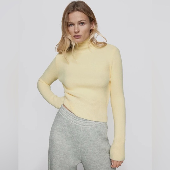 Zara Yellow Turtleneck Sweater Soft Knit Ribbed Hem Size S - Picture 1 of 16